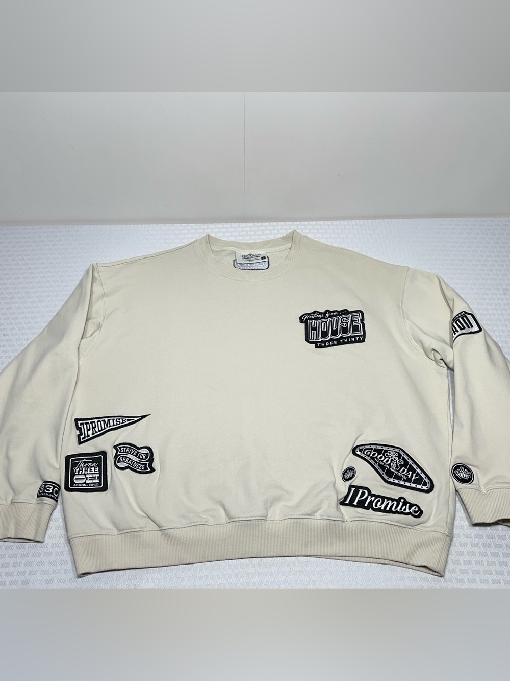 Rare Exclusive Lebron James Family Foundation House 330 Patch Sweatshirt Size L